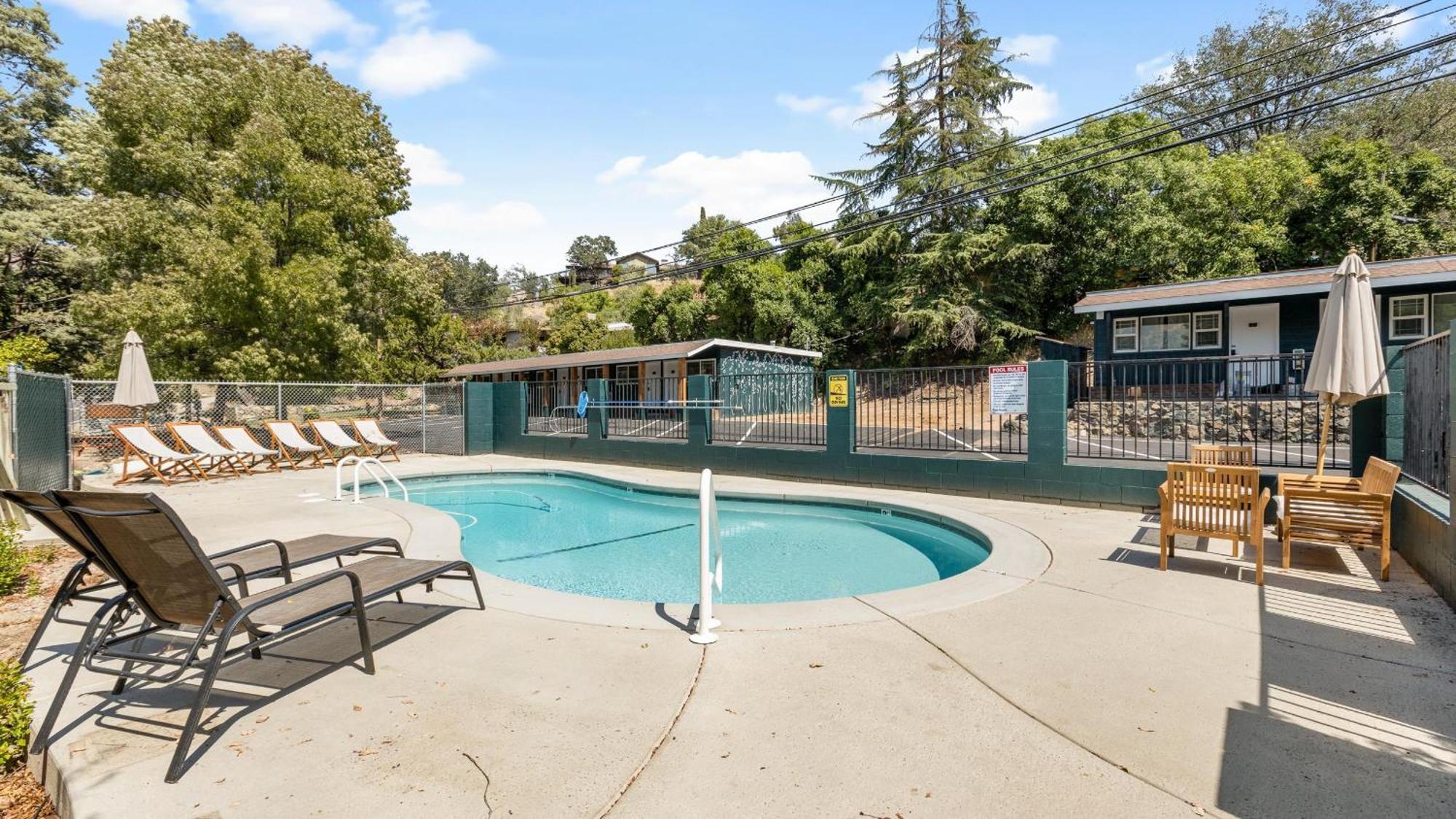 ת'רי ריברס The Rae | Sequoia Motel Rm 5 מראה חיצוני תמונה